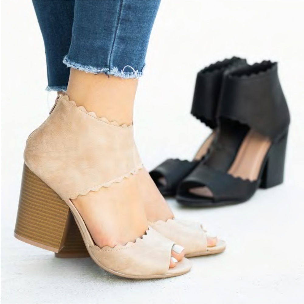 Scalloped Edges Cutout Chunky Heel Bootie - Picture 1 of 5